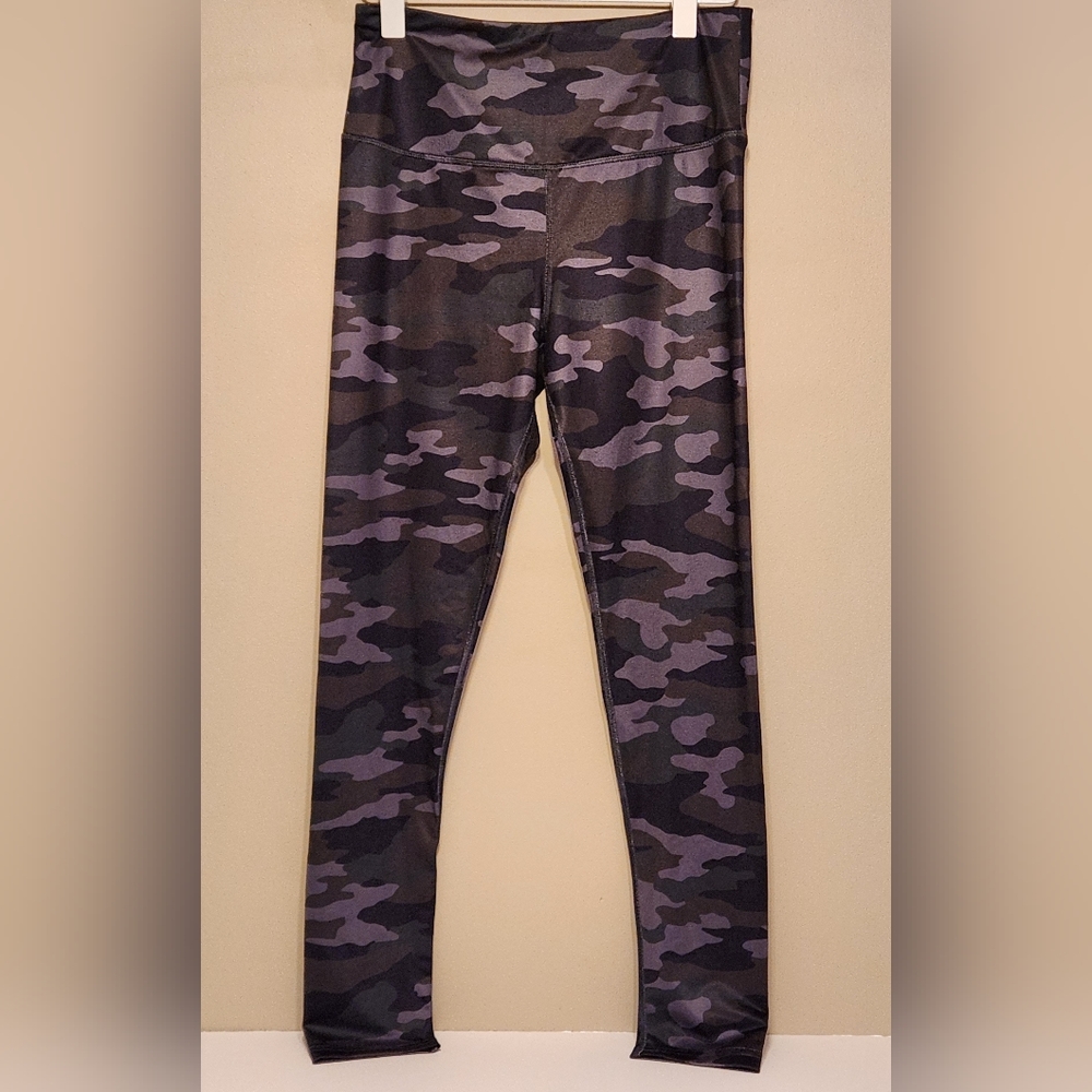 SO Camo Leggings Womens Size Large 4½ Wide Waistband